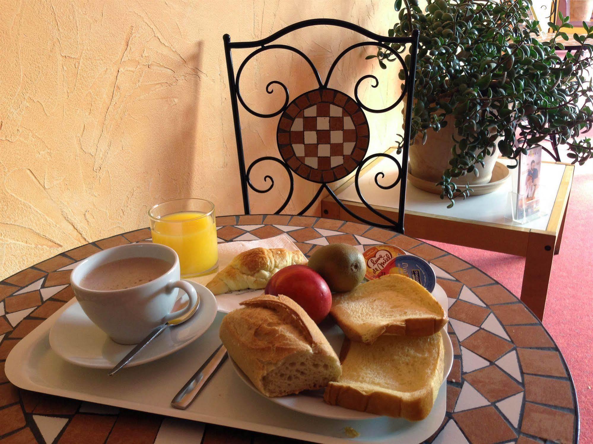Logis Hotel Atrium Epinal Golbey Chavelot Dış mekan fotoğraf